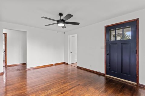 Tiny photo for 404 E Vaile Avenue, Kokomo, IN 46901 (MLS # 202546111)