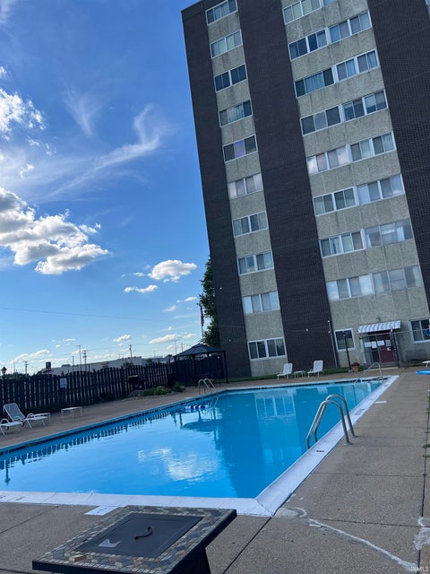 Tiny photo for 1100 Erie Avenue #409, Evansville, IN 47715 (MLS # 202624875)