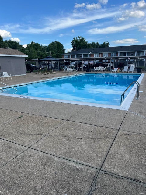 Tiny photo for 1100 Erie Avenue #409, Evansville, IN 47715 (MLS # 202624875)
