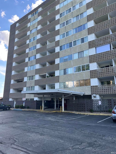 Tiny photo for 1100 Erie Avenue #409, Evansville, IN 47715 (MLS # 202624875)