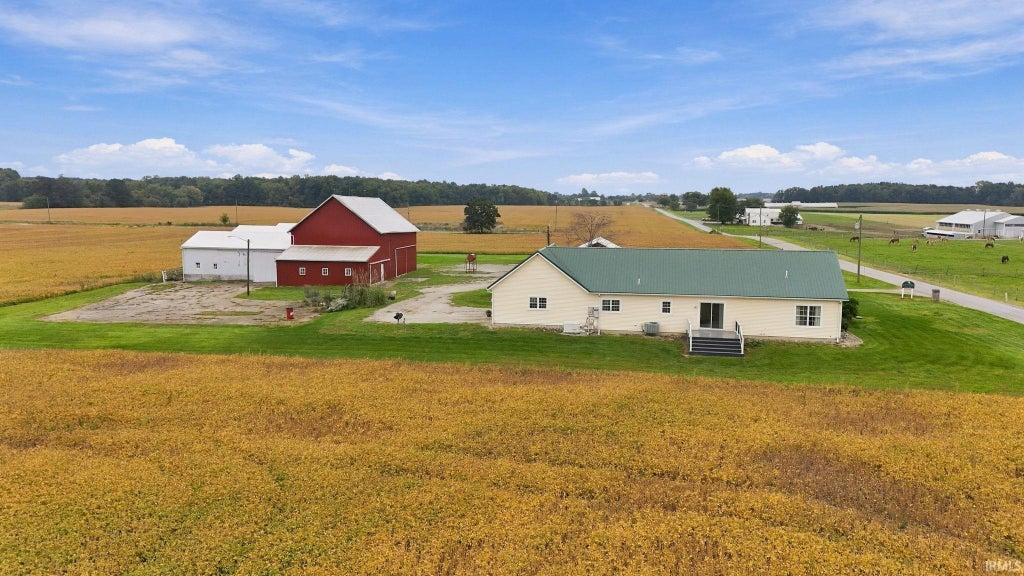 Photo of 7915 S 850 W, South Whitley, IN 46787 (MLS # 202641481)
