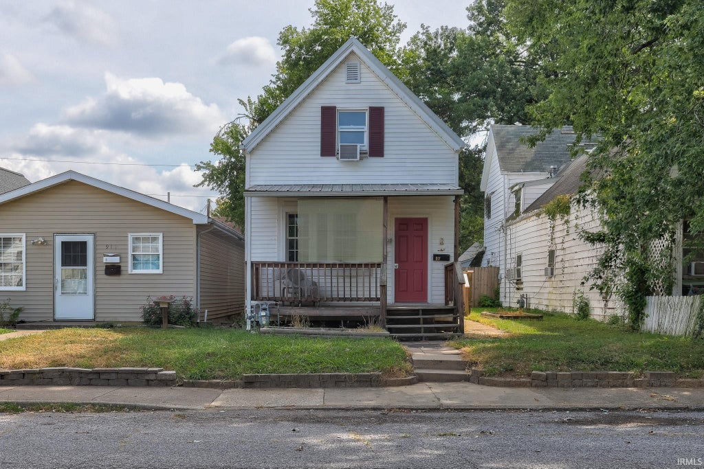 Photo of 917 Mary Street, Evansville, IN 47710 (MLS # 202637223)