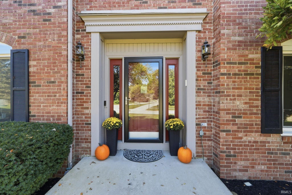 Photo of 897 Joann Court, Carmel, IN 46032 (MLS # 202641861)