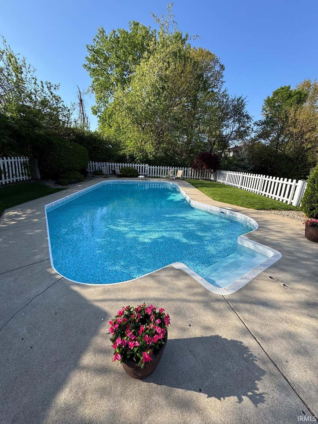 Photo of 216 Vermont Drive, Lafayette, IN 47905 (MLS # 202634484)