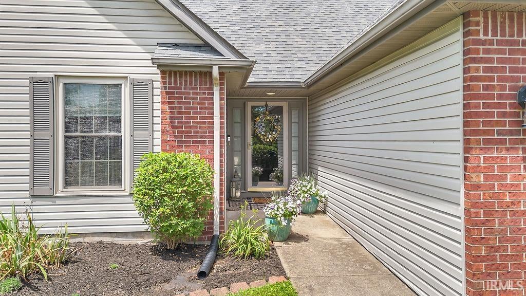 Photo of 3244 S Southern Oaks Drive, Bloomington, IN 47401 (MLS # 202642274)