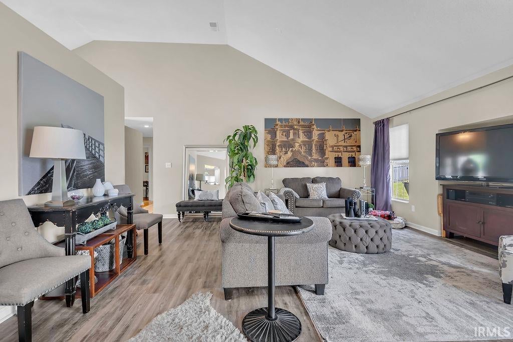 3244 S Southern Oaks Drive