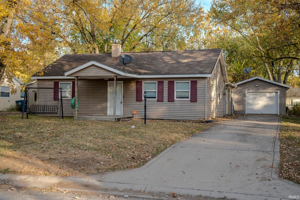 Photo of 556 Montclair Drive, New Haven, IN 46774 (MLS # 202545369)