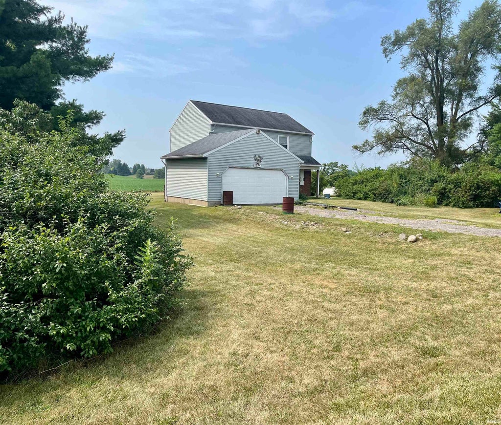 Photo of 12940 E Appleman Rd Roads, Kendallville, IN 46755 (MLS # 202630349)