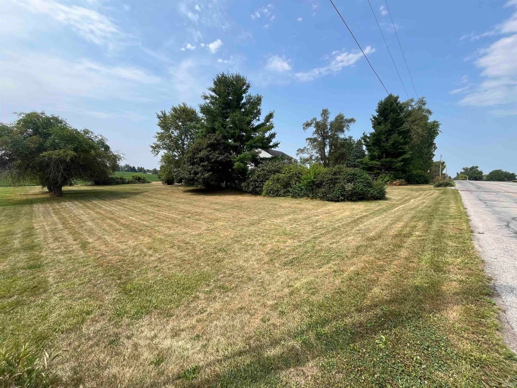 Photo of 12940 E Appleman Rd Roads, Kendallville, IN 46755 (MLS # 202630349)