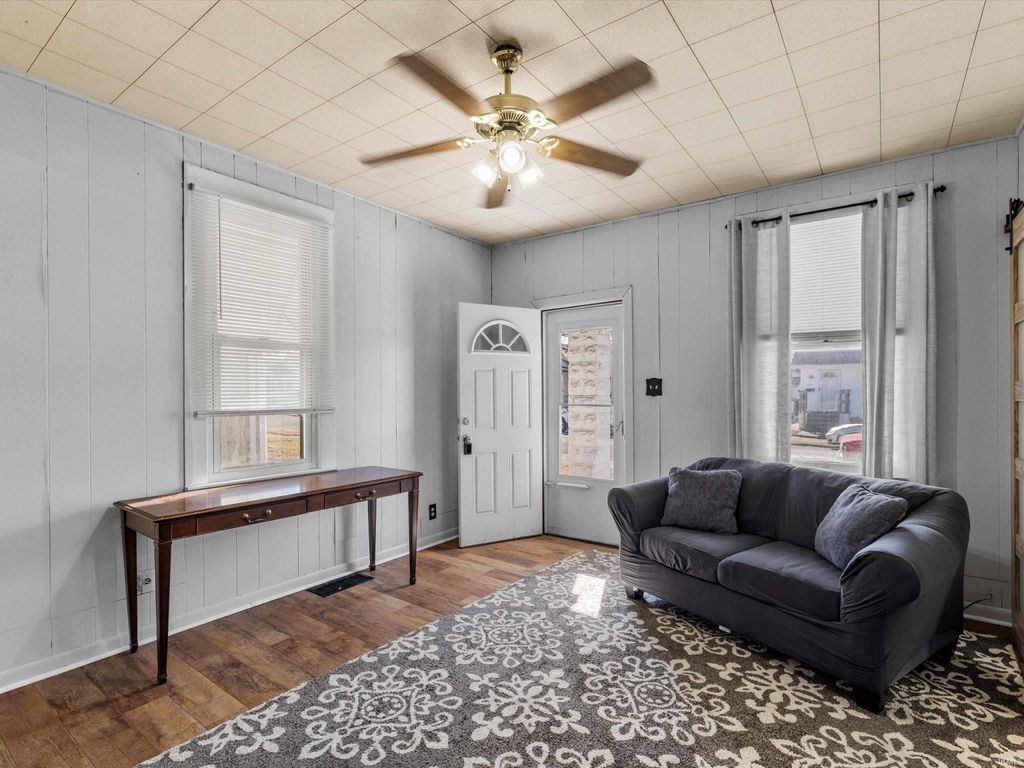 Photo of 3215 Forest Avenue, Evansville, IN 47712 (MLS # 202603449)