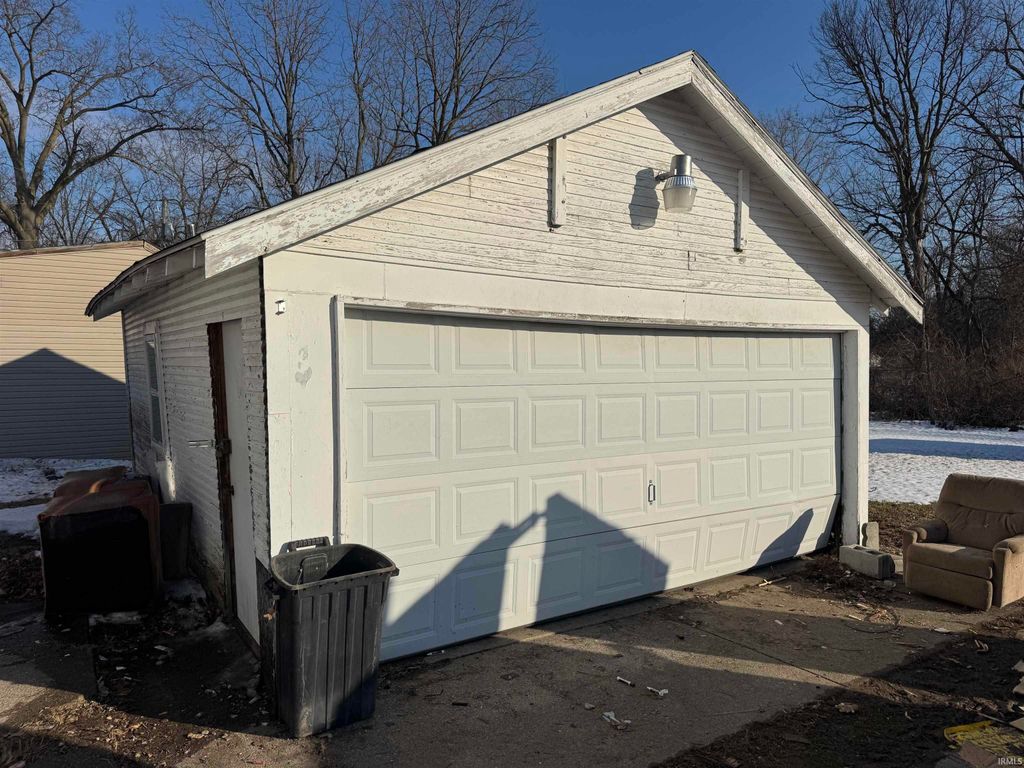 Photo of 3315 Middle Street, Fort Wayne, IN 46802 (MLS # 202604719)