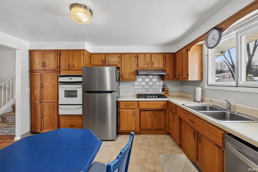 Photo of 1519 Brookwood Drive, Elkhart, IN 46514 (MLS # 202602571)