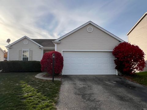 Photo of 1109 Sunrise Circle, Mishawaka, IN 46544 (MLS # 202543246)
