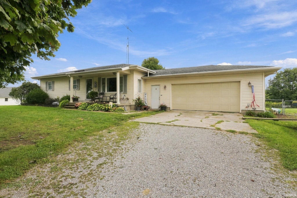Photo of 4905 N State Road 5 Highway, Shipshewana, IN 46565 (MLS # 202639029)