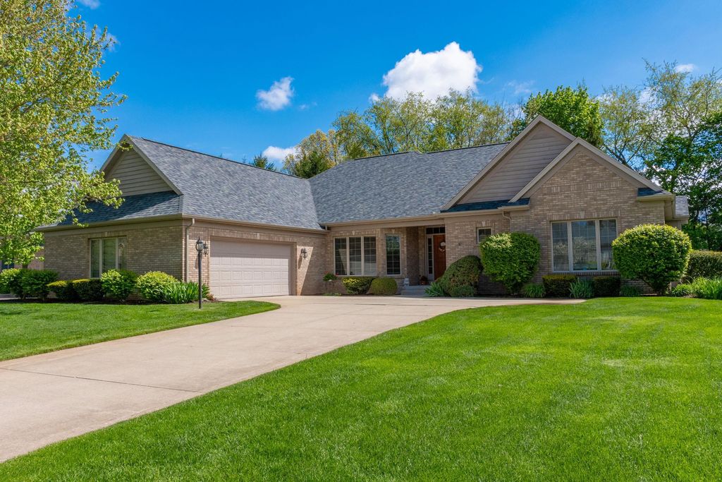 Photo of 51118 Heatherton Court, Granger, IN 46530 (MLS # 202616733)