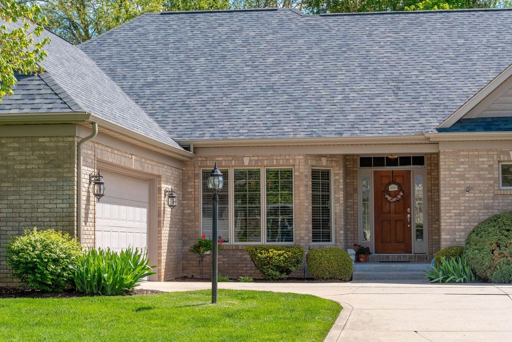 Photo of 51118 Heatherton Court, Granger, IN 46530 (MLS # 202616733)