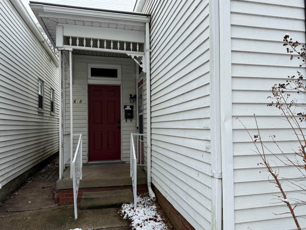 Photo of 1618 Stinson Avenue, Evansville, IN 47712 (MLS # 202548109)