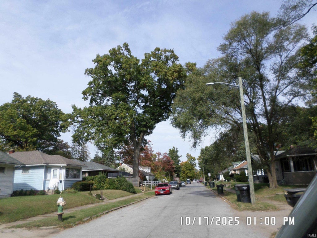 Photo of 1305 N Johnson Street, South Bend, IN 46628 (MLS # 202640985)