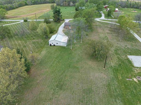 Tiny photo for 1899 W Kelly Road, Boonville, IN 47601 (MLS # 202612543)