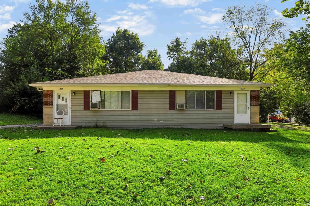 Photo of 1612 N Willis Drive, Bloomington, IN 47404 (MLS # 202638398)