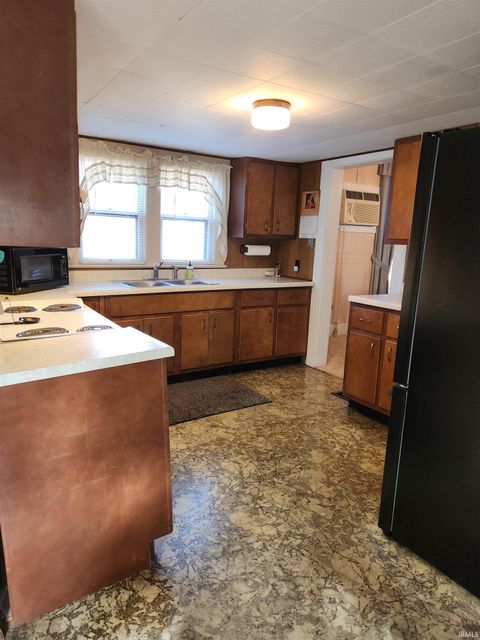 Tiny photo for 207 N Meridian Street, Washington, IN 47501 (MLS # 202543707)