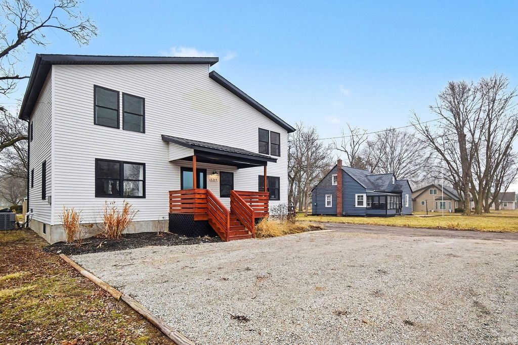 Photo of 5317 Stellhorn Road, Fort Wayne, IN 46815 (MLS # 202606631)