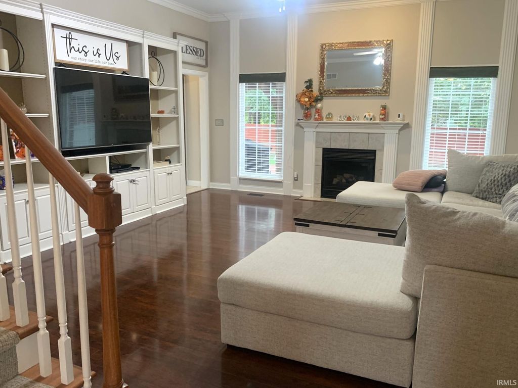 Photo of 2503 Wheaton Drive, Evansville, IN 47725 (MLS # 202543540)