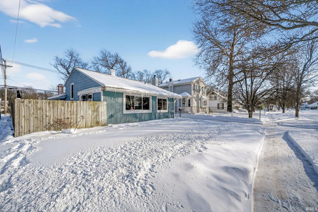 Photo of 2424 Normandy Drive, Mishawaka, IN 46545 (MLS # 202602070)