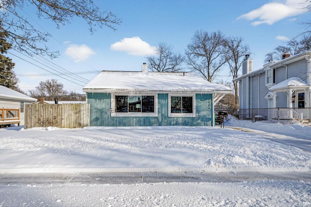 Photo of 2424 Normandy Drive, Mishawaka, IN 46545 (MLS # 202602070)