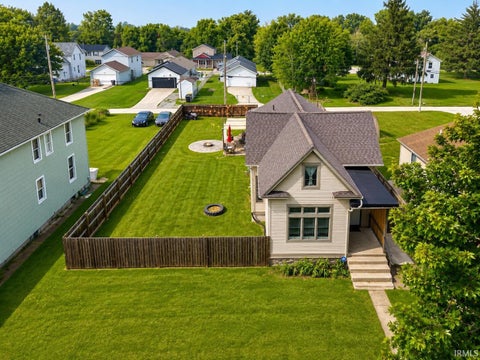 Photo of 929 E Berry Street, Fort Wayne, IN 46803 (MLS # 202628956)