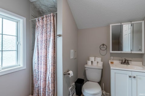 Tiny photo for 929 E Berry Street, Fort Wayne, IN 46803 (MLS # 202628956)