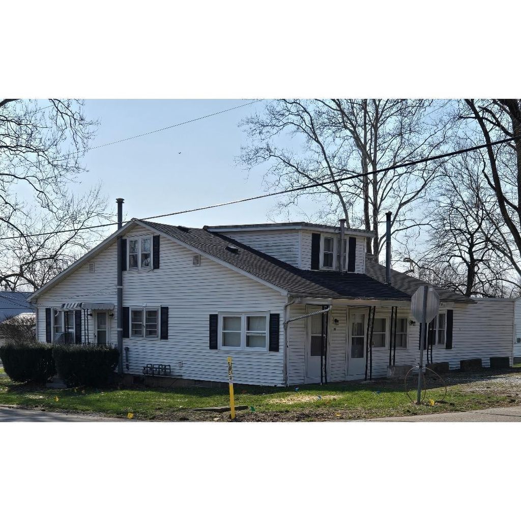 Photo of 100, 101a-101b Market St. Street, Williamsport, IN 47993 (MLS # 202609529)