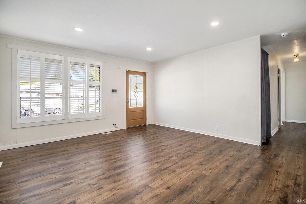 Photo of 1512 Southlea Drive, South Bend, IN 46628 (MLS # 202544160)