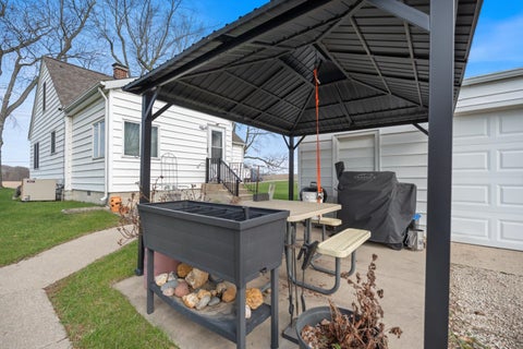 Tiny photo for 5290 N State Road 15 Road, Warsaw, IN 46582 (MLS # 202612256)
