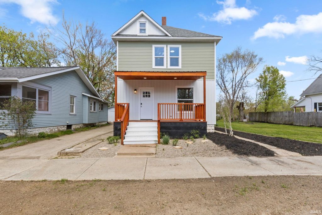 Photo of 182 S Shore Drive, Elkhart, IN 46516 (MLS # 202614115)