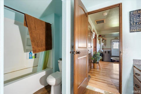Tiny photo for 8635 E 400 South Street, Hamilton, IN 46742 (MLS # 202643609)