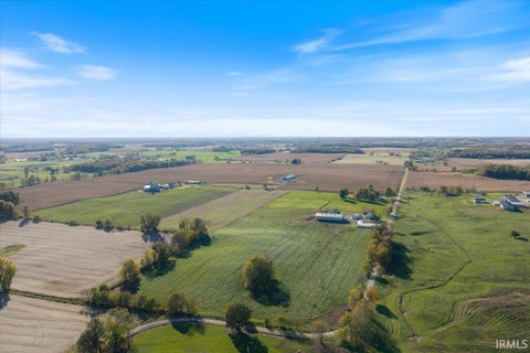 Tiny photo for 8635 E 400 South Street, Hamilton, IN 46742 (MLS # 202643609)