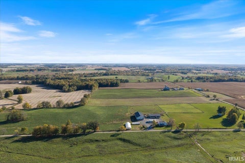 Tiny photo for 8635 E 400 South Street, Hamilton, IN 46742 (MLS # 202643609)