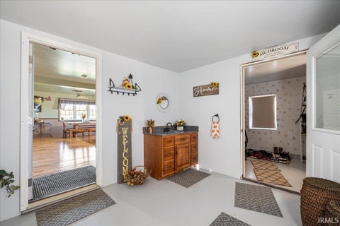 Tiny photo for 8635 E 400 South Street, Hamilton, IN 46742 (MLS # 202643609)