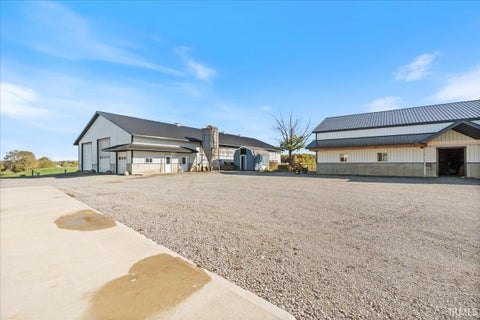 Tiny photo for 8635 E 400 South Street, Hamilton, IN 46742 (MLS # 202643609)