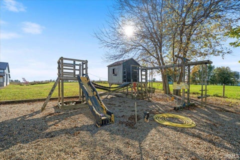 Tiny photo for 8635 E 400 South Street, Hamilton, IN 46742 (MLS # 202643609)