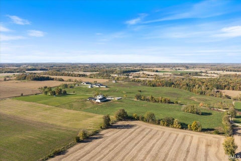 Tiny photo for 8635 E 400 South Street, Hamilton, IN 46742 (MLS # 202643609)