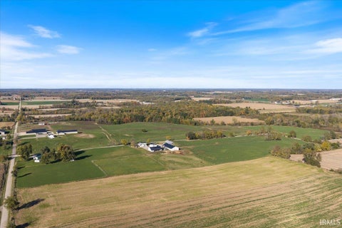 Tiny photo for 8635 E 400 South Street, Hamilton, IN 46742 (MLS # 202643609)