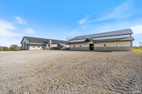 Tiny photo for 8635 E 400 South Street, Hamilton, IN 46742 (MLS # 202643609)