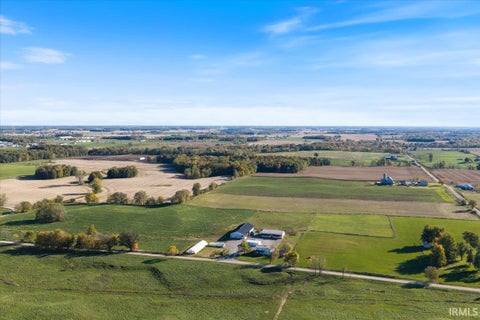 Tiny photo for 8635 E 400 South Street, Hamilton, IN 46742 (MLS # 202643609)
