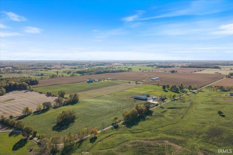 Tiny photo for 8635 E 400 South Street, Hamilton, IN 46742 (MLS # 202643609)