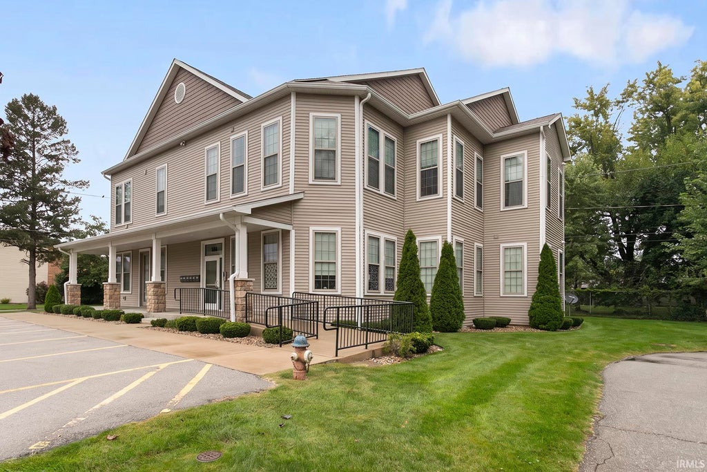 Photo of 1033 Keenan Court #11A, South Bend, IN 46615 (MLS # 202640836)