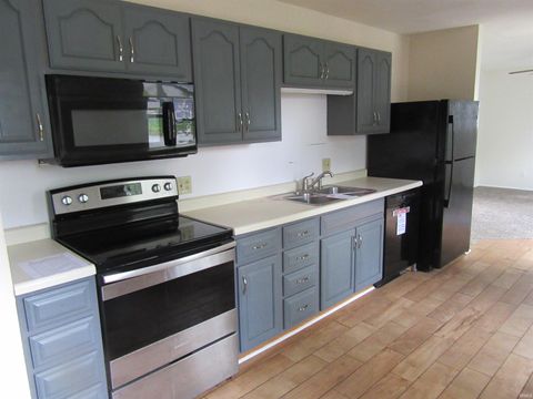 Tiny photo for 2204 BEAUVOIR Court, Kokomo, IN 46902 (MLS # 202615477)