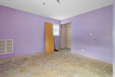 Tiny photo for 2224 S Washington Street, Marion, IN 46953 (MLS # 202549018)