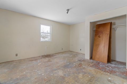 Tiny photo for 2224 S Washington Street, Marion, IN 46953 (MLS # 202549018)